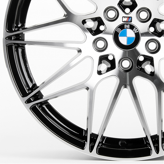 Литые диски 81083 BMW F0231-CS242 18 J8 ET35 5x120 72.6 чёрный глянцевый + полированные спицы: Фото 2