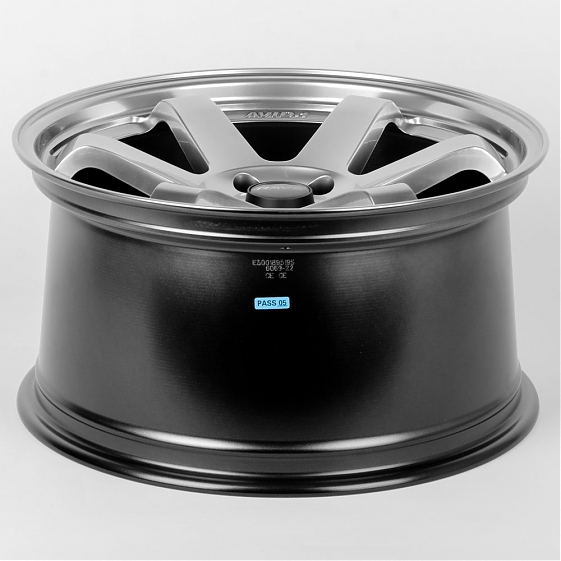 Литые диски 80586 Rays E500-SL054 18 J9.5 ET24 5x114.3 73.1 серебро тёмное: Фото 7